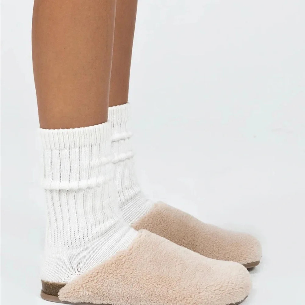 Princess Polly Slide On Flats - Picture 7 of 9